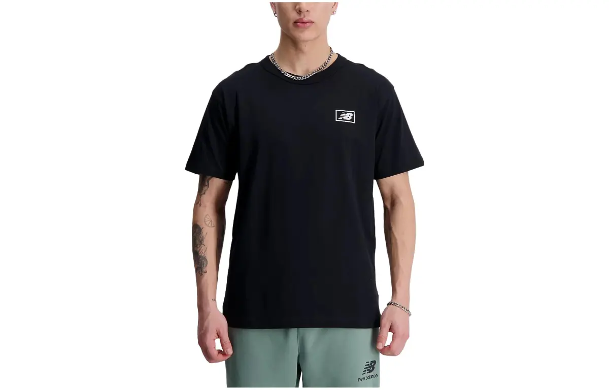 New Balance T-Shirts Men's Black Crew Neck Moderate Straight Fit