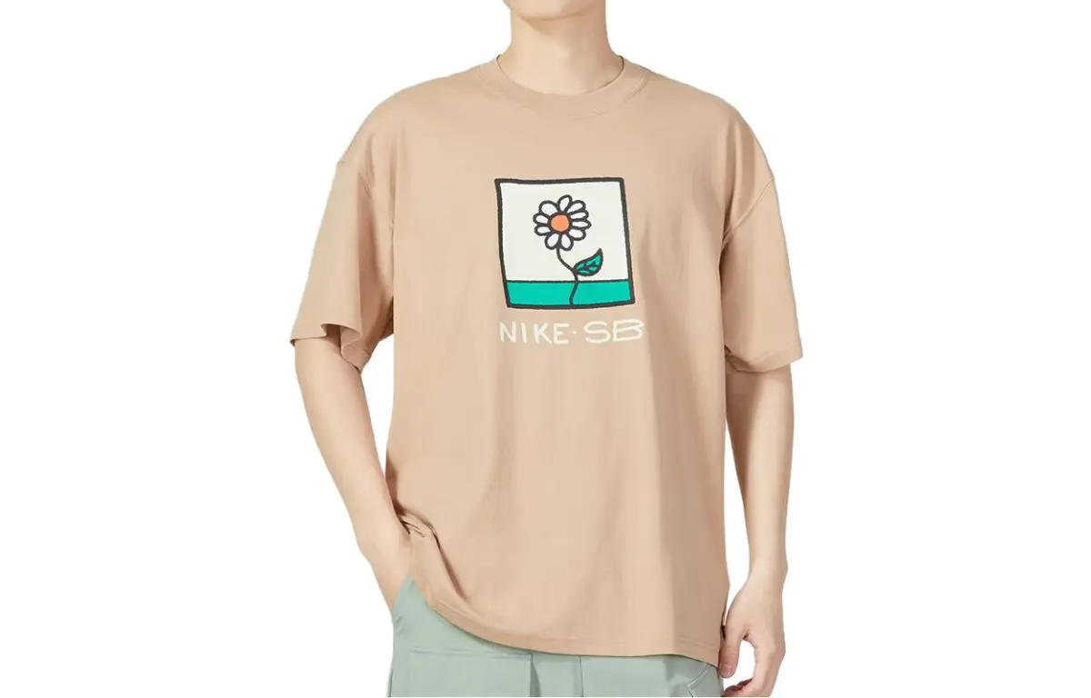 Nike T-Shirts Men's Khaki Crew Neck Moderate