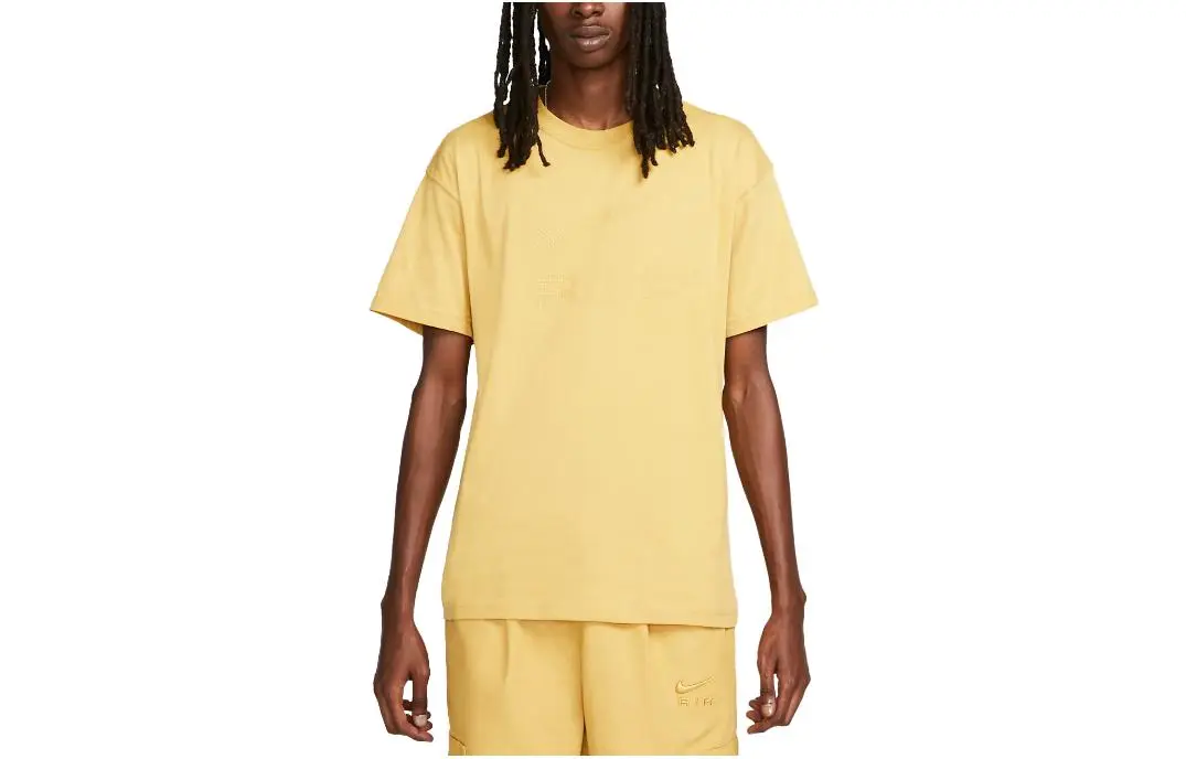 Nike T-Shirts Men's Yellow Crew Neck Moderate Straight Fit