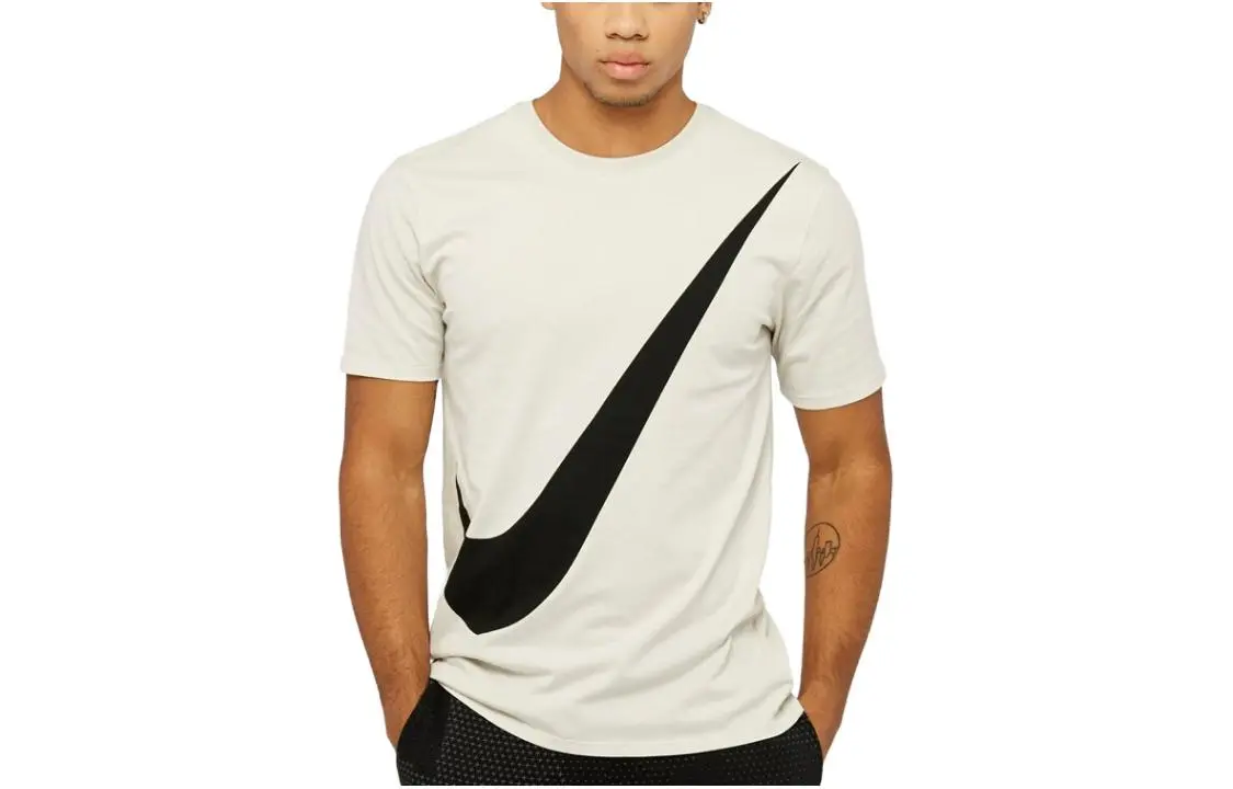 Nike T-Shirts Men's White Crew Neck Moderate Straight Fit