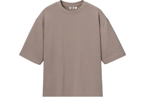 UNIQLO T Shirts Men's Chestnut Crew Neck Moderate Straight Fit