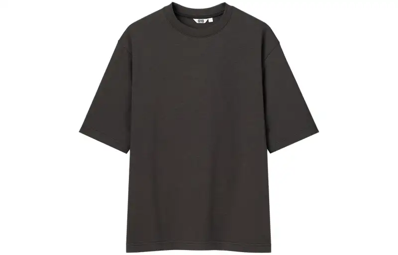 UNIQLO T Shirts Unisex Black Crew Neck Moderate Straight Fit