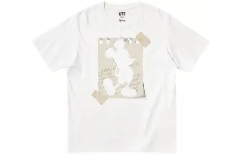 UNIQLO T Shirts Unisex White Crew Neck Moderate Straight Fit
