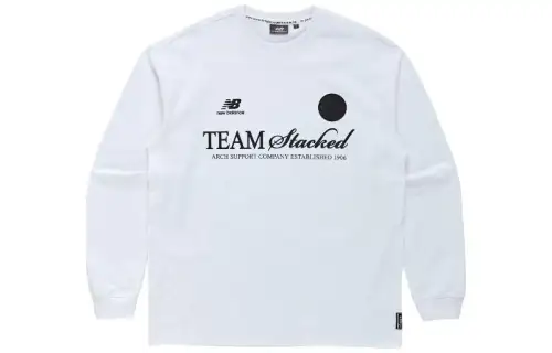 New Balance T Shirts Men's White Crew Neck Moderate Straight Fit