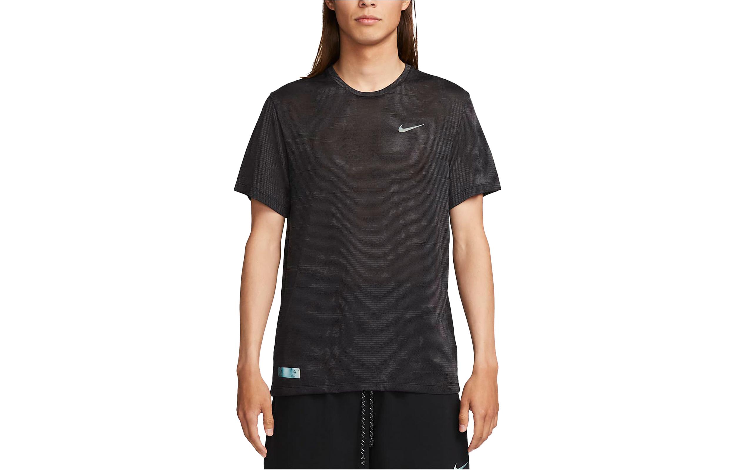 Nike Running T Shirt Men’s Medium Gray