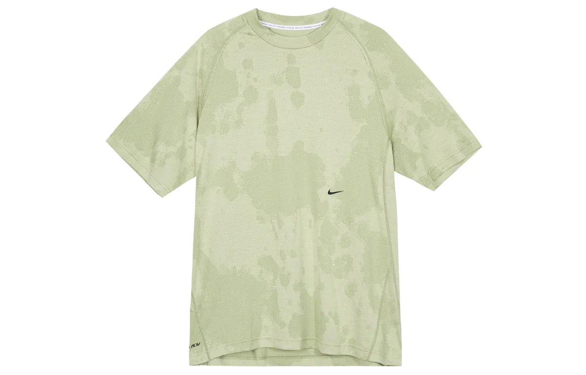 Nike T-Shirts Men's Green Crew Neck Moderate Straight Fit