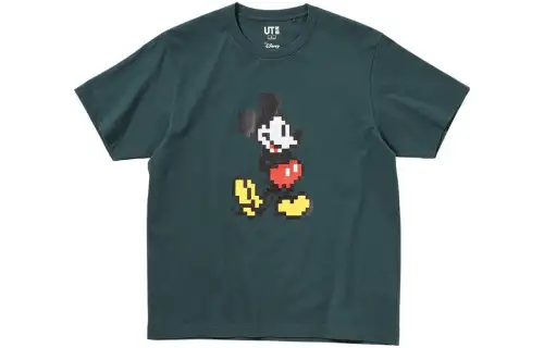 UNIQLO T Shirts Unisex Dark Green Crew Neck Moderate Straight Fit