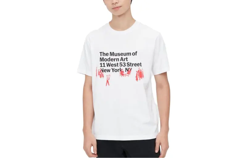 UNIQLO T Shirts Unisex White Crew Neck Moderate Straight Fit