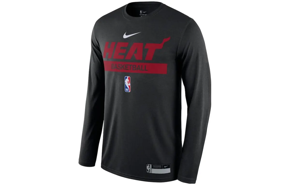 Nike T-Shirts Men's Black Crew Neck Moderate Straight Fit