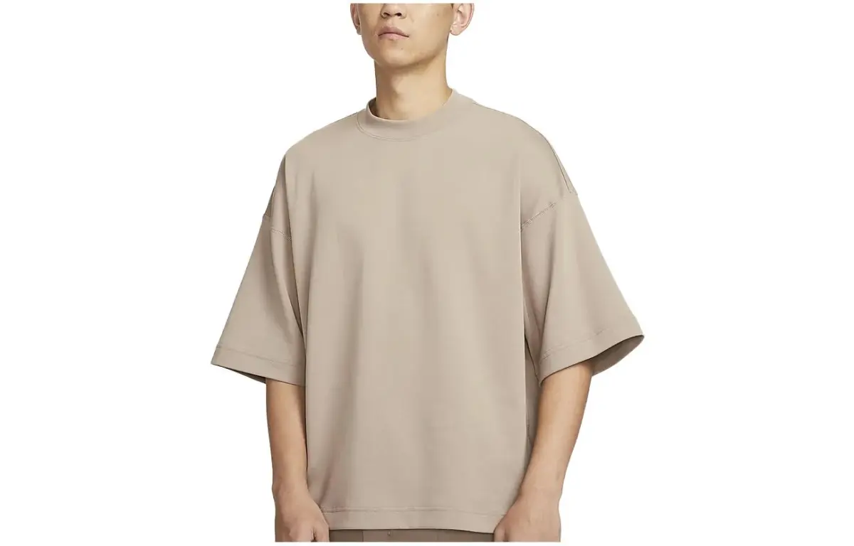 Nike T-Shirts Men's Khaki Crew Neck Moderate Straight Fit