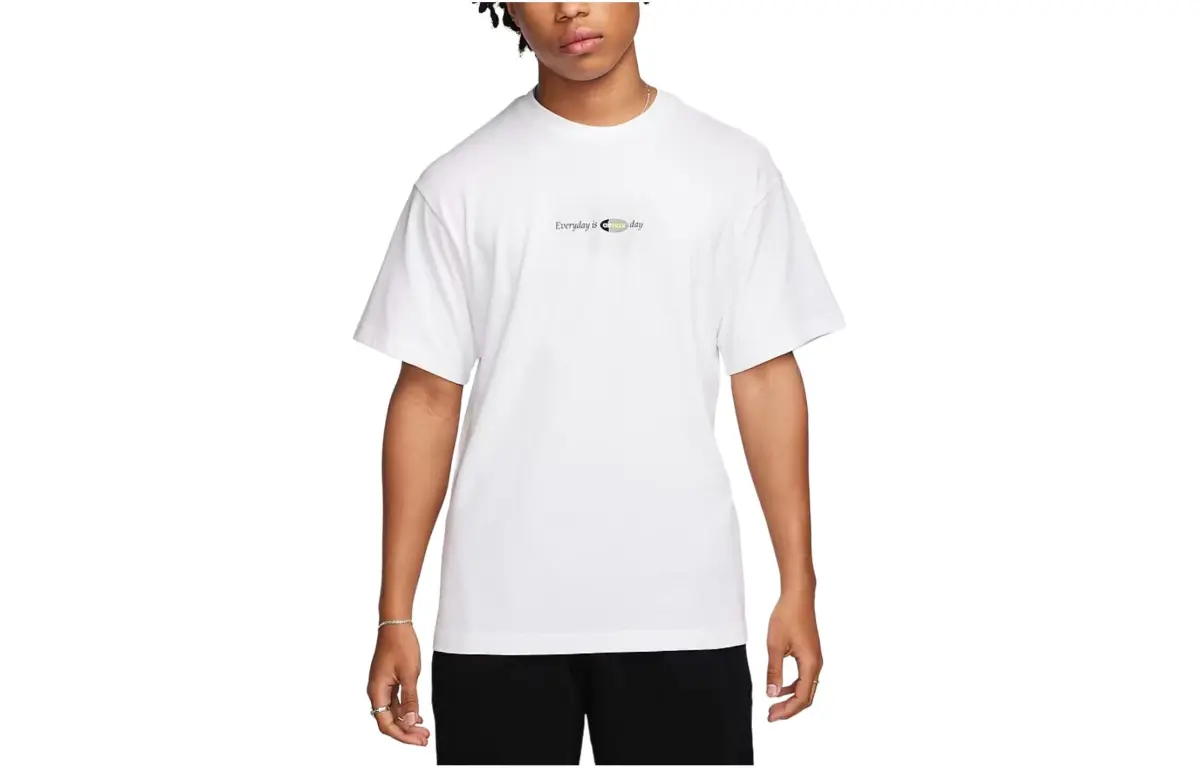 Nike T-Shirts Men's White Crew Neck Moderate Straight Fit