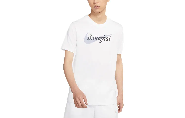 Nike Sportswear T-Shirts Men's White Crew Neck Moderate Straight Fit