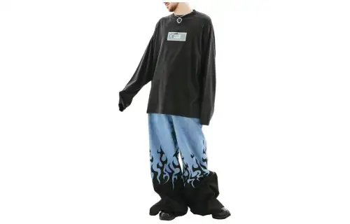 Vetements T Shirts Men's Black Crew Neck Moderate Straight Fit