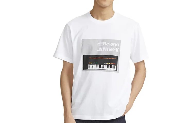 UNIQLO T Shirts Unisex White Crew Neck Moderate Straight Fit