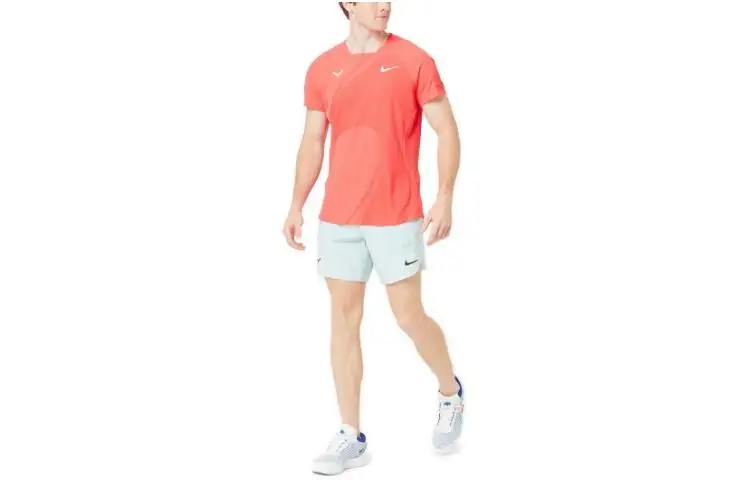 Nike T Shirts Men's Embers Glow Crew Neck Moderate Straight Fit