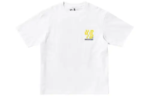 UNIQLO T Shirts Unisex White Crew Neck Moderate Straight Fit