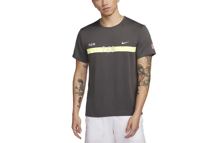 Nike Dri Fit Miler T Shirt Men's Medium Gray
