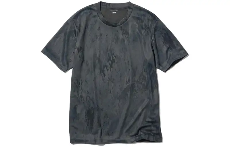 UNIQLO T Shirts Men's Dark Gray Crew Neck Moderate