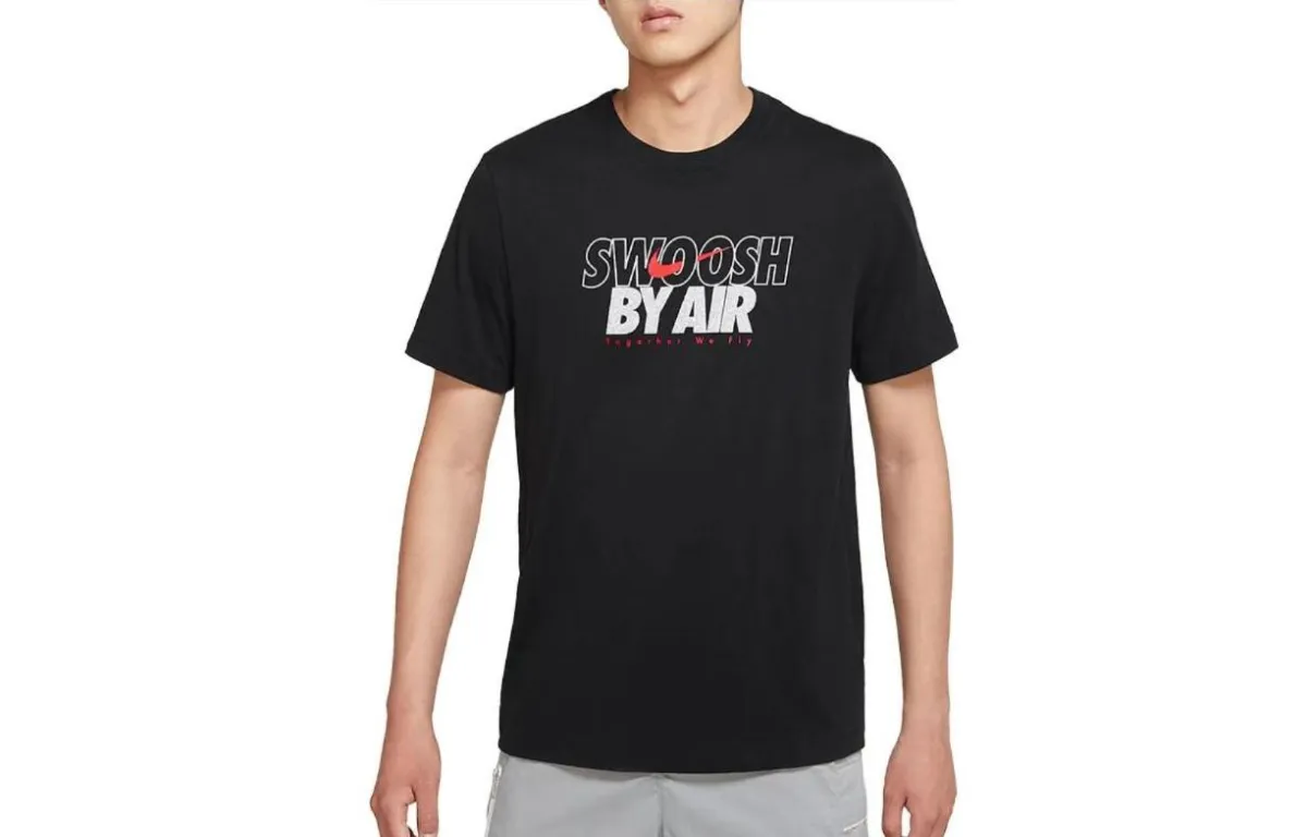 Nike T-Shirts Men's Black Crew Neck Moderate Straight Fit