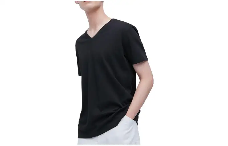 UNIQLO T Shirts Unisex Black V Neck Moderate