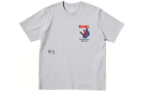 UNIQLO UT T Shirts Unisex Gray Crew Neck Moderate