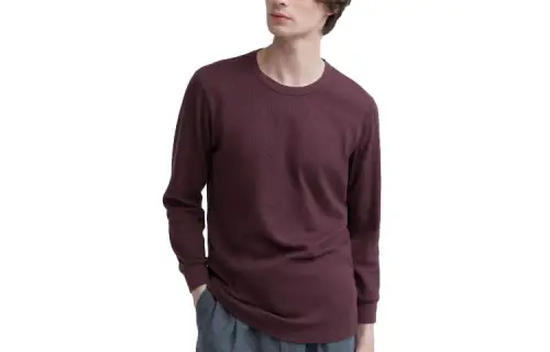 UNIQLO T Shirts Men's Vintage Red Crew Neck Moderate Straight Fit