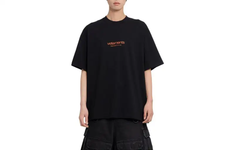 Vetements Urban Logo T Shirt