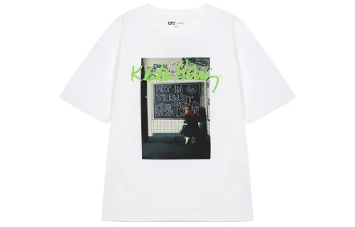 UNIQLO T Shirts Unisex White Crew Neck Moderate Straight Fit
