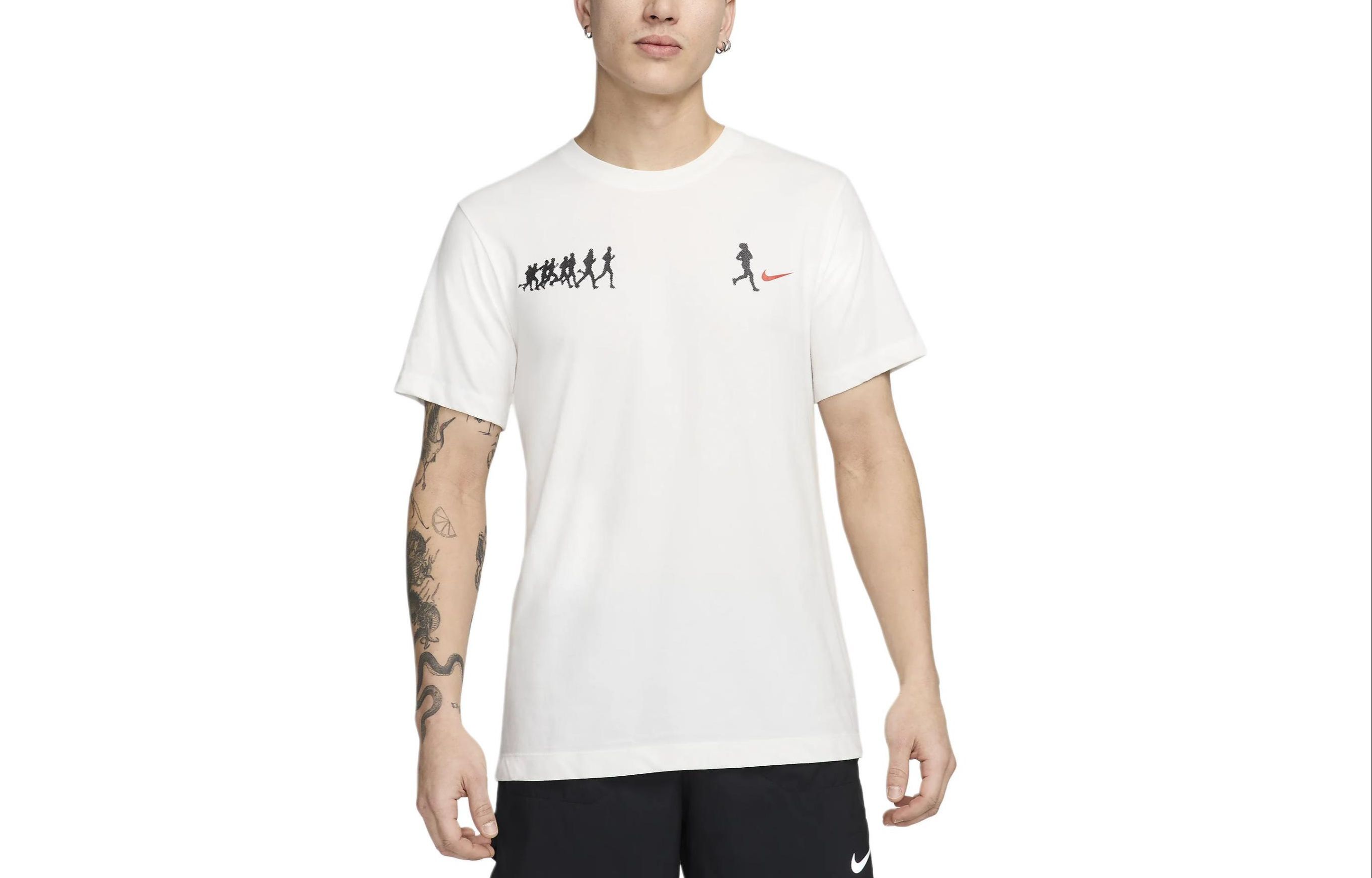 Nike Breathable quick dry short sleeve T-shirt with a round collar