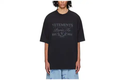 Vetements Paris Logo T Shirt