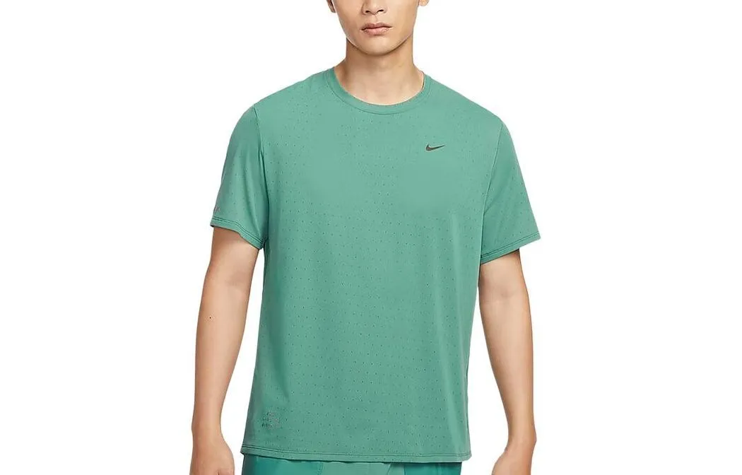 Nike T-Shirts Men's Green Crew Neck Moderate