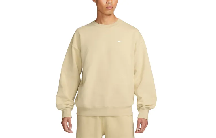 Nike Sweatshirts Men's Team Gold Crew Neck Moderate Regular