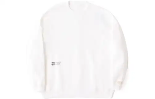New Balance Sweatshirts Unisex White Crew Neck Moderate Regular