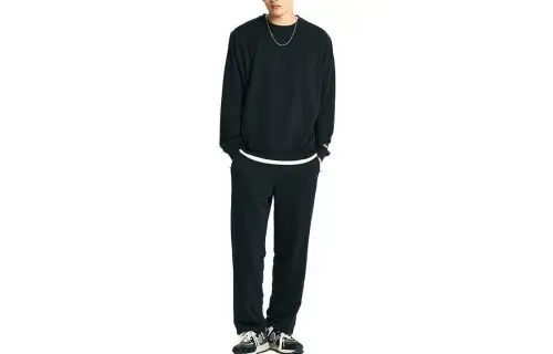 New Balance Sweatshirts Men's Black Crew Neck Moderate Regular