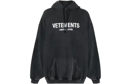 Vetements Sweatshirts Men's Black Hooded Moderate Regular