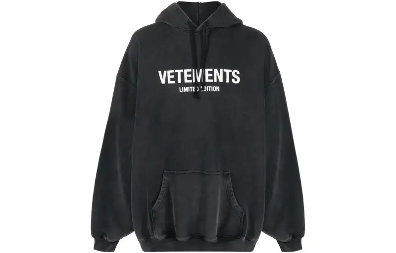 Vetements Sweatshirts Men's Black Hooded Moderate Regular