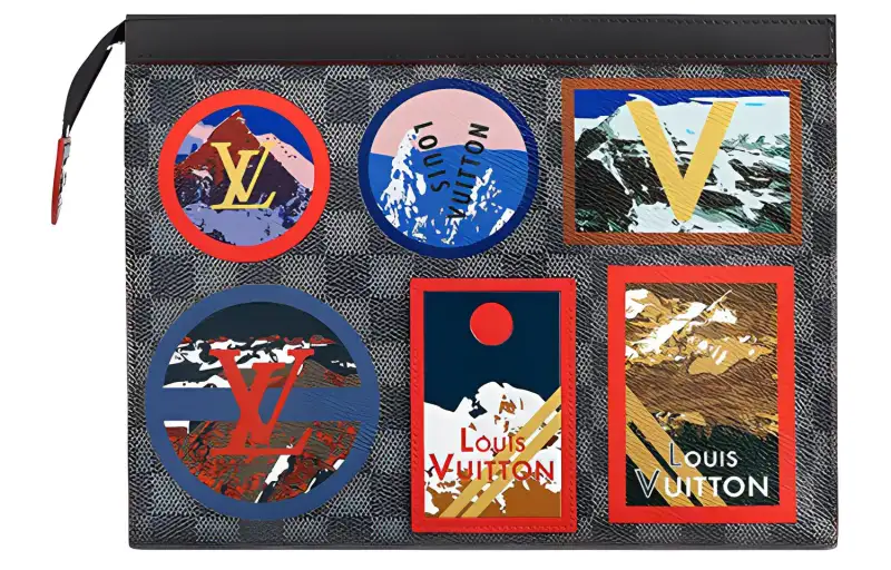LOUIS VUITTON Clutches