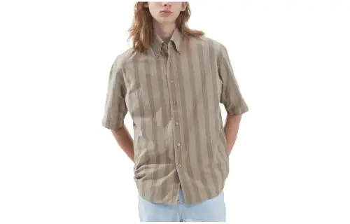 UNIQLO Uniqlo U Series SS23 striped single-breasted lapel short-sleeved shirt, same style for men and women, dark beige