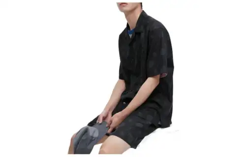 UNIQLO Shirts Men's Black Moderate