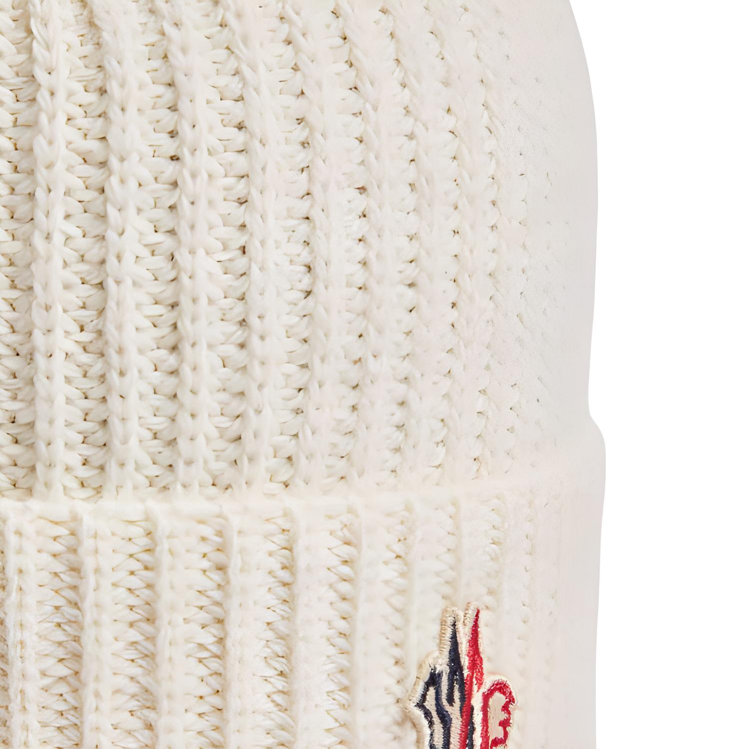 Шапка-бини Moncler (белая) — фото 3