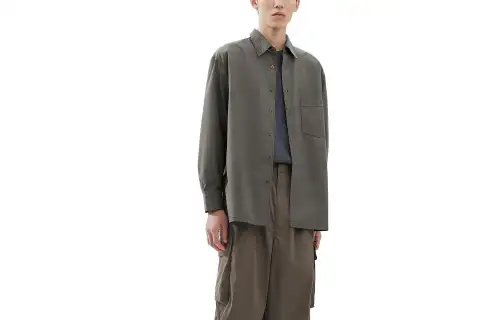 UNIQLO FW23 U Shirt Men's Dark Olive
