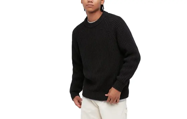 UNIQLO Sweaters Men's Black Crew Neck Moderate Base Layer