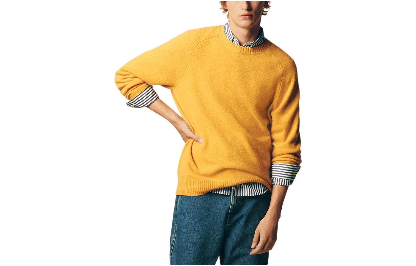 UNIQLO Sweaters Unisex Earth Yellow Crew Neck Moderate Other