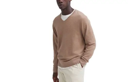 UNIQLO Knitwear Unisex Light Umber V Neck Moderate Other