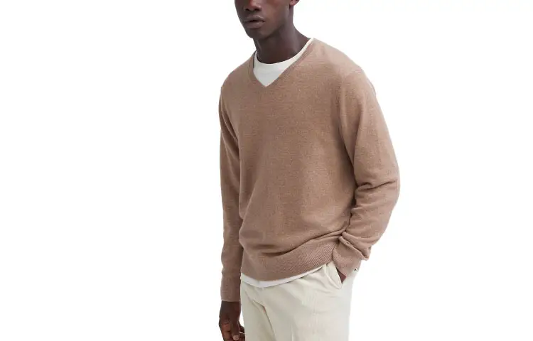 UNIQLO Knitwear Unisex Light Umber V Neck Moderate Other