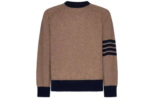 THOM BROWNE Tom Brown FW23 Maillard Classic Old Money Style Four Stripes Wool Colorblock Raglan Sleeves Round Neck Knitted Pullover Autumn and Winter Sweater Men's Brown