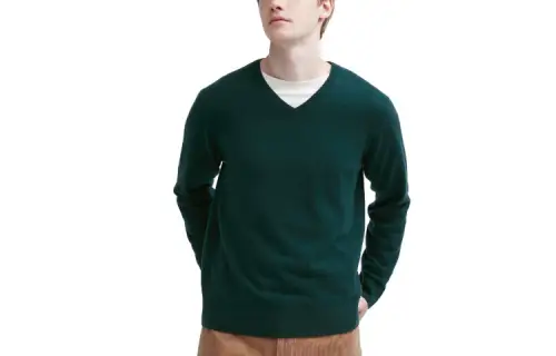 UNIQLO Knitwear Unisex Green V Neck Moderate Other