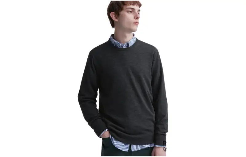 UNIQLO Sweaters Unisex Dark Gray Crew Neck Moderate Other
