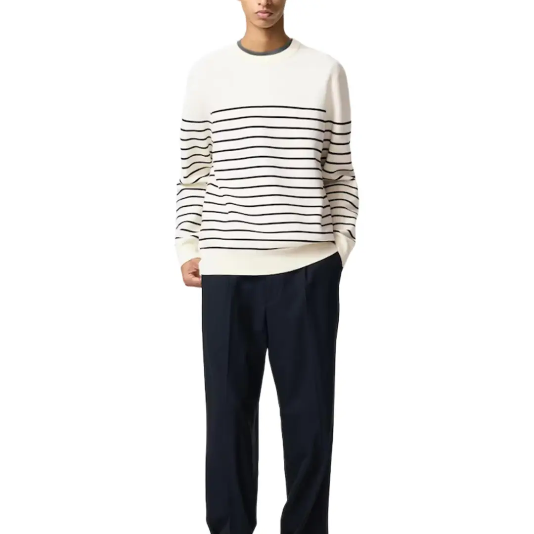 UNIQLO Sweaters Unisex Ivory Crew Neck Moderate