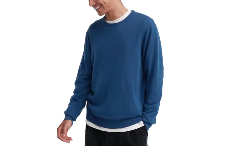 UNIQLO Sweaters Unisex Blue Crew Neck Moderate Other